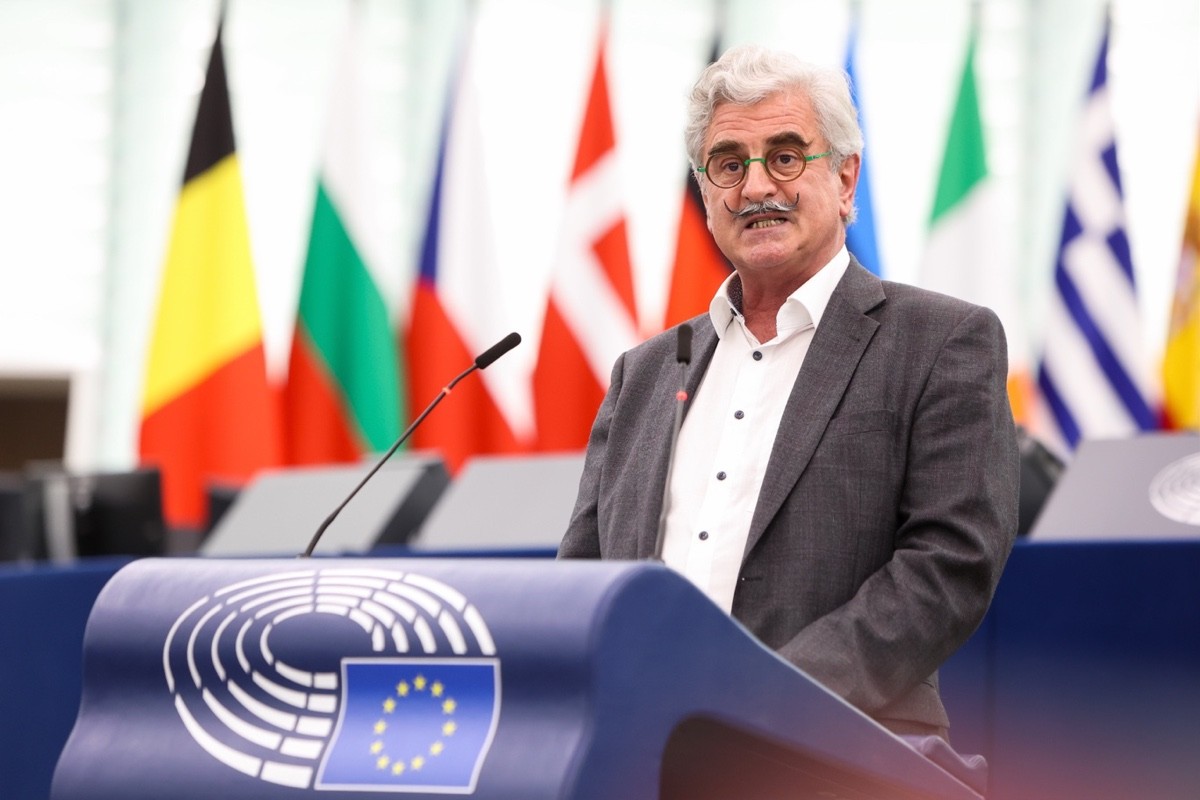 Photo de Claude Gruffat au Parlement européen pour Ecologie 2024